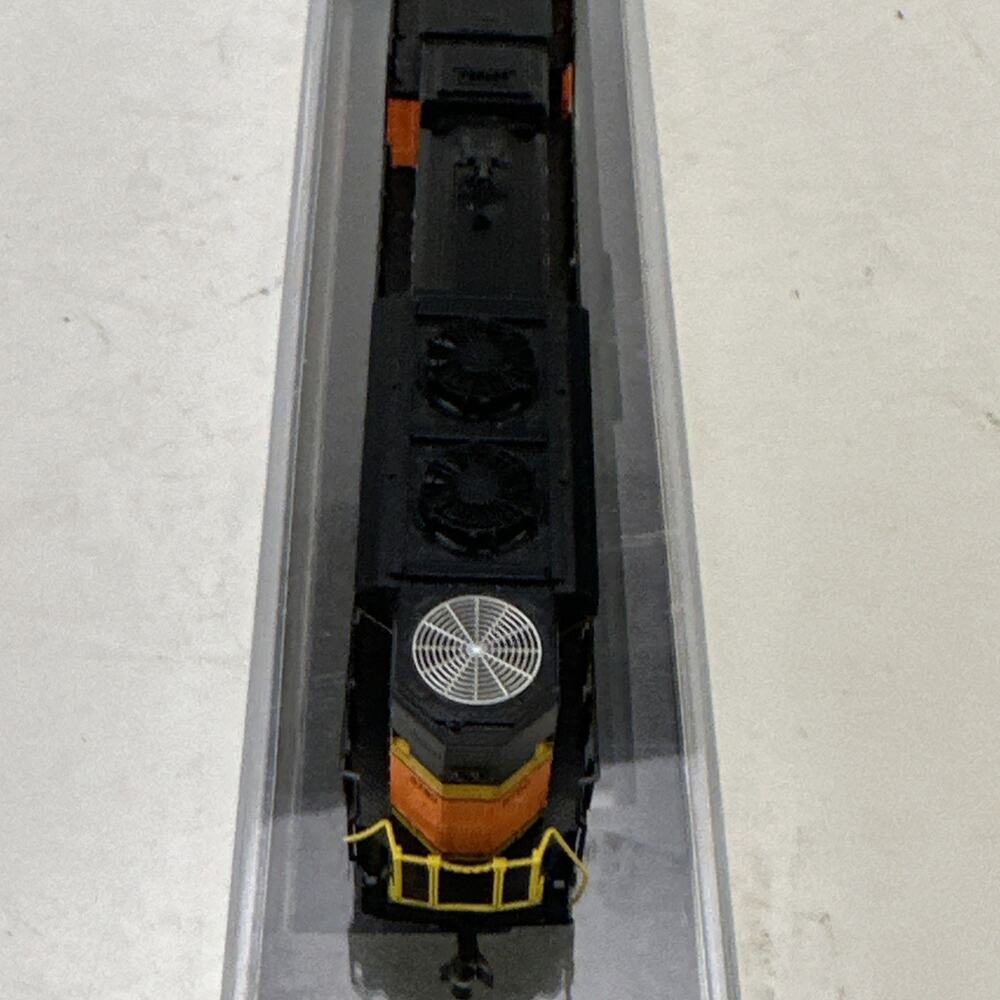 Kato 1768526-DC SD70ACe BNSF #8780 Locomotive N Scale - Picture 10 of 10